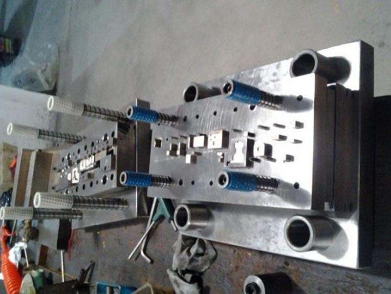 张家川模具制造-12