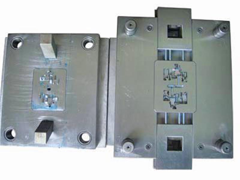 张家川精密塑料模-01